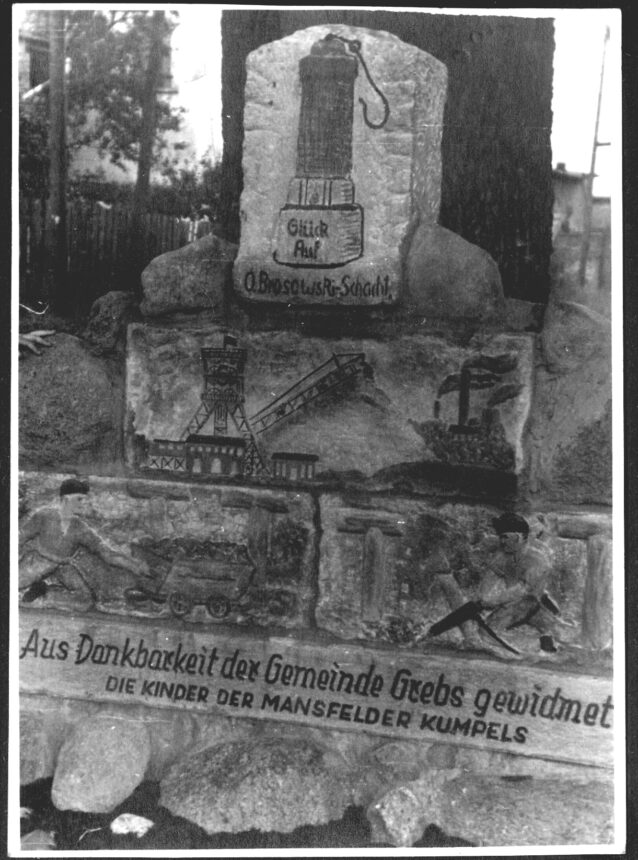 denkmal aus dankbarkeit der gemeinde grebs gewidmet, 1955